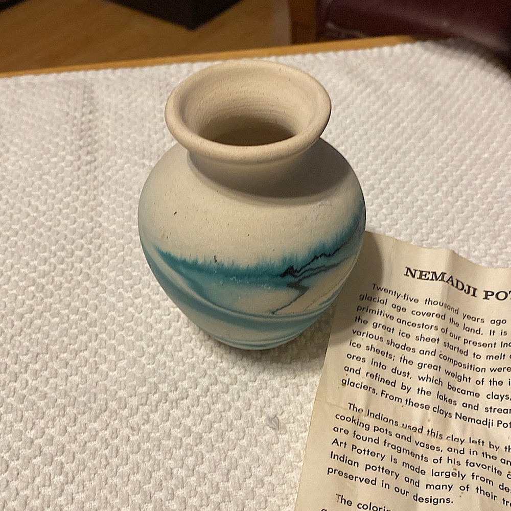 Nemadji Pottery 3 inch tall vase